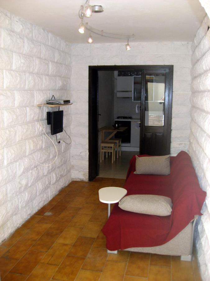 Nice Apartments In Waterfront Villa In Bosa Porto Alabe Tresnuraghes Ngoại thất bức ảnh